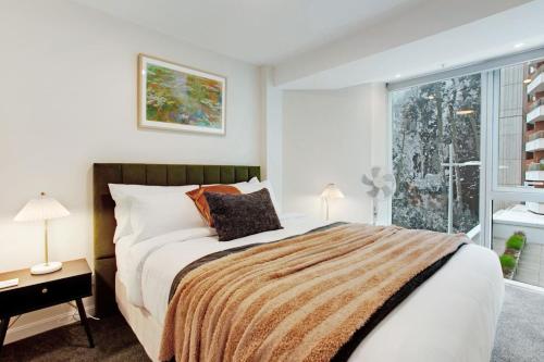 Modern CBD Apartment with Sky Tower View, Окленд (фото 4)