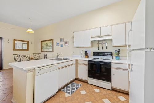 Mullet Manor Old Fenimore Condo