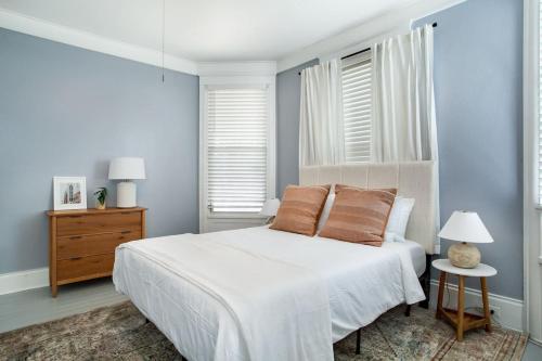 Charming Historic Retreat - 5 Mins from Downtown