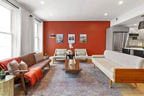 HostWise Stays - Prime Mexican War Streets 2BR Apartment