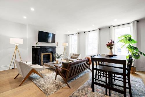 HostWise Stays - The Palo - Stylish War Streets Retreat, Highly Walkable – khách sạn tại Manchester