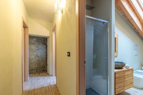 Vannas istaba, La Cascina Amore con jacuzzi e sauna by Halldis in Ozzano Monferrato