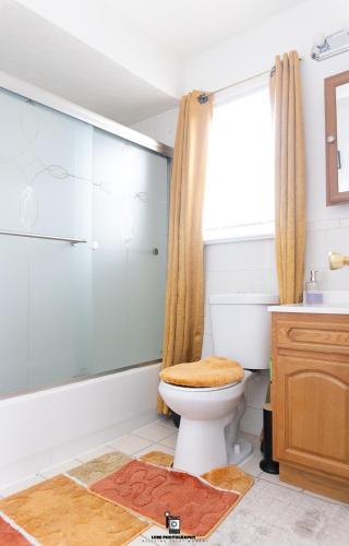 Beautifully Designed & Spacious Apartment in Newark 10mins from EWR Airport, Close to NYC and Beth Israel Hospital