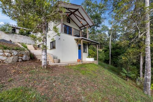 The cabin at the edge of town in Bellingen