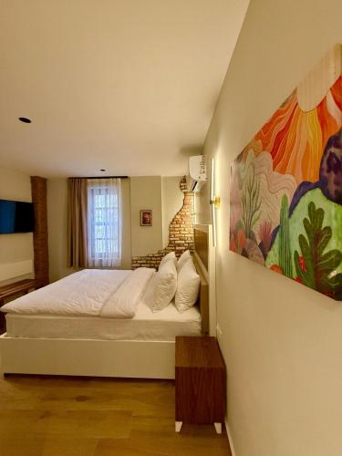 Deluxe Double Room image 3