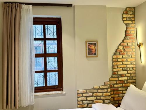 Deluxe Double Room image 2