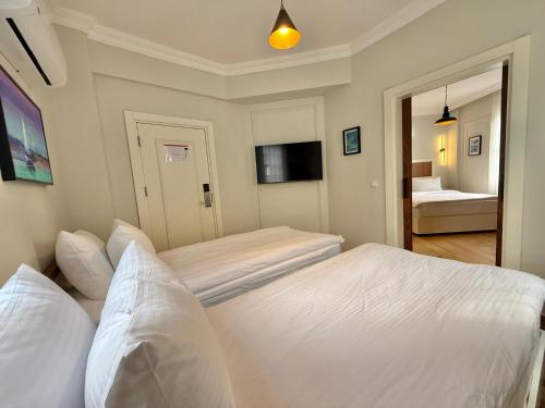 Family Room image 6