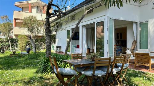 Appartamenti Villa Renata Room Type - Apartment with separate entrance - Ground Floor Appartamenti Villa Renata Room Type - Apartment with separate entrance - Ground Floor