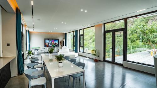 Xishang Bed and Breakfast near Great Wall at Huanghuacheng