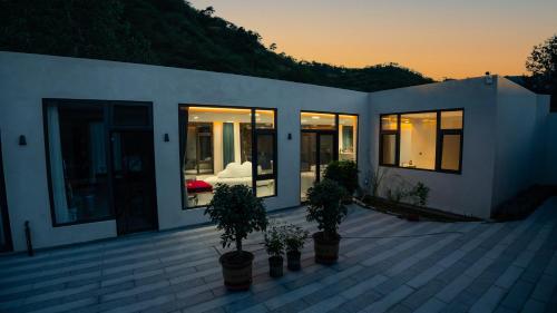 Xishang Bed and Breakfast near Great Wall at Huanghuacheng