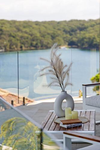 Waterfront Ensuite Queen Room - Luxury & Comfort Place in Caringbah South in Sutherland Shire