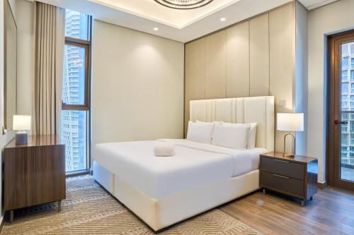 Two Bedroom Apartment in Nobles Tower by The S Holiday Homes - image 3