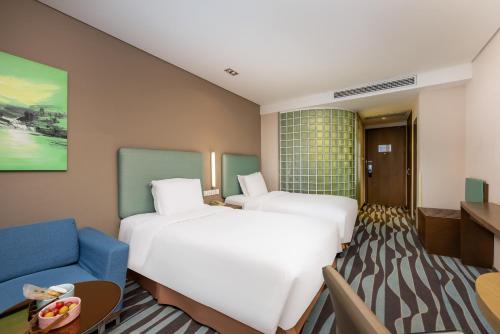 Standard Room image 4