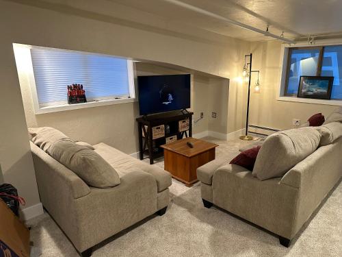 The Arctic Loft - A Sleek Spacious and Centrally Located Urban Retreat near Juneau nemzetközi repülőtér