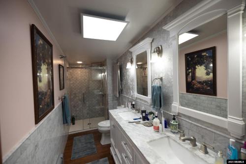 The Arctic Loft - A Sleek Spacious and Centrally Located Urban Retreat near Juneau nemzetközi repülőtér