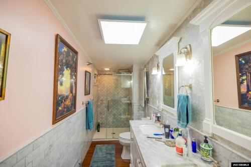 The Arctic Loft - A Sleek Spacious and Centrally Located Urban Retreat near Juneau nemzetközi repülőtér