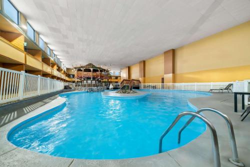 Úszómedence, Clarion Inn & Suites and Convention Center in Kearney (Nebraska)