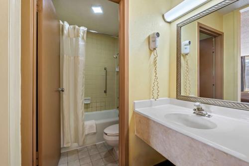 Rodeway Inn Rodeway Inn