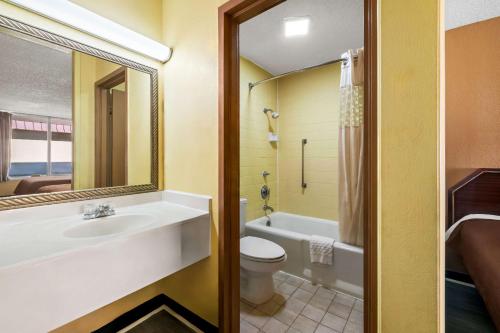 Rodeway Inn Rodeway Inn