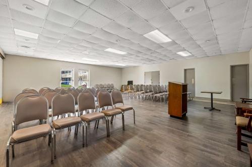 Rodeway Inn Rodeway Inn