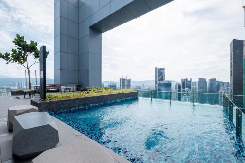 Royce Residence by uBook - image 12