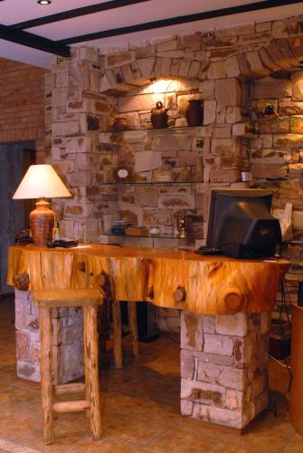 Front desk [24-hour]