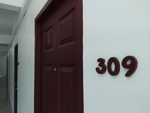 บริการและสิ่งอำนวยความสะดวก, บ้านไหมเกสเฮ้า (Baan Mai Guest House) near โรงพยาบาลทหารเรือกรุงเทพ