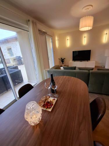 Shared lounge/TV area, Mas la Rigaude in Livron-sur-Drome