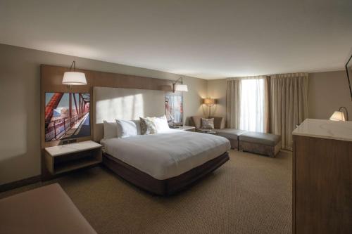 The Riverside Hotel, BW Premier Collection near สวนคาธรินอัลเบอสัน