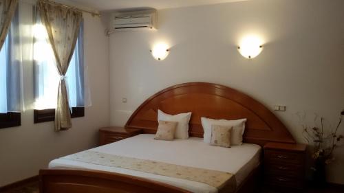 Elegance Hotel