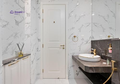 Dream Inn - Modern 1BR in Arjan - image 3