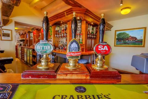 ผับ/เลาจน์, The Twelve Knights in พอร์ต เทลบอท