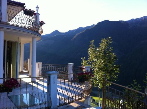 B&B Das Land-Palais - PRIVATE Mountain Hideaway