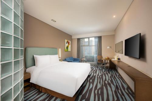 Standard King Room with Extra Floor Space room in Holiday Inn Express Hangzhou Huanglong By IHG