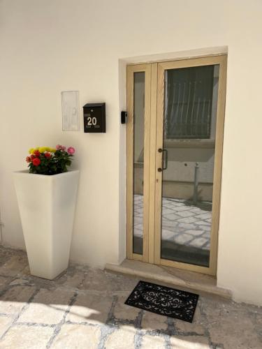  Davis Home in Brindisi