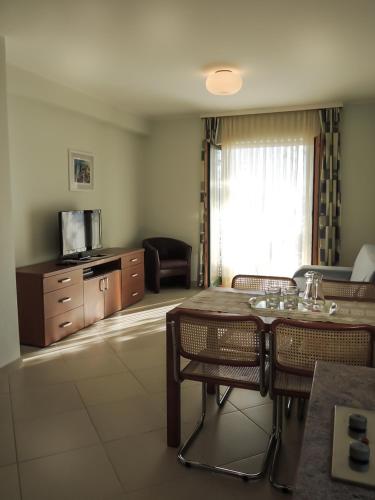 Apartment 3785-2 for 3 Pers in Baska Voda Apartment 3785-2 for 3 Pers in Baska Voda