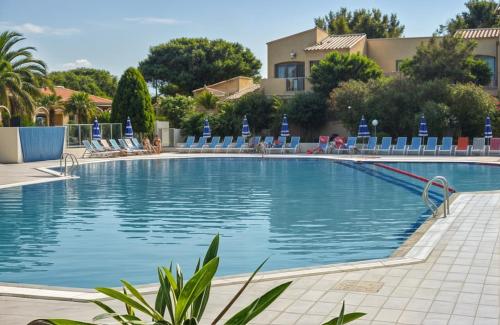 Terrasse privée, piscine, à 5 mn de la plage