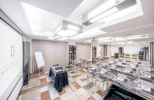 Majestic Plaza Hotel Prague - image 9