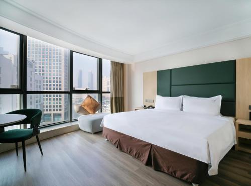 660321948 Holiday Inn Qingdao City Center by IHG - May 4th Square