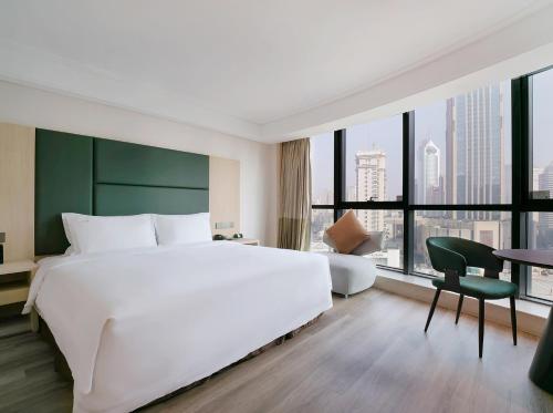 660321954 Holiday Inn Qingdao City Center by IHG - May 4th Square