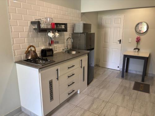 Lodge Azure in 愛德華港