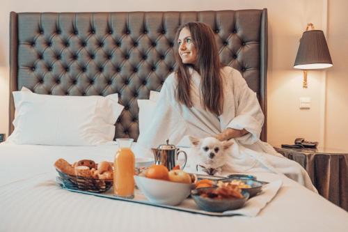 Hotel Manos Premier - image 14