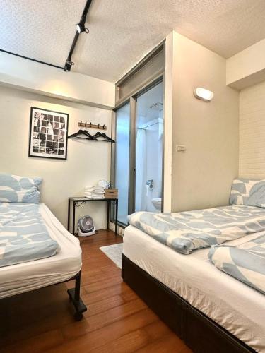 room detail thumbnail 1