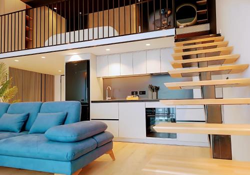 ห้องครัว, Tirana Sunset Retreat Stylish Loft by the Lake Park in มยูล บาทอเร