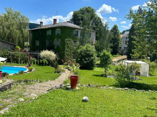 Le CLOS BOURBON chambre d'hôte Le Mayet-de-Montagne