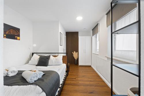 Modernes Apartement am Rhein in ruhiger Lage, Cologne