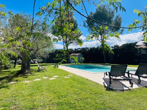 Grande Villa en Provence au pied du Mont Ventoux climatisée avec piscine - Location, gîte - Mazan