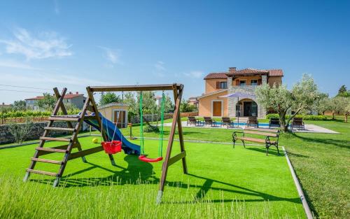 Villa Oliveta by Istrialux in Filipana