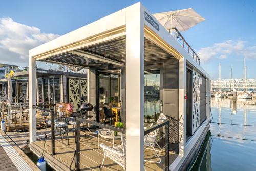 Facilities, The Homeboat Company Sant'Elmo-Cagliari in Elia