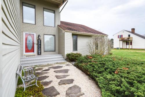 Countryside Retreat - Fire Pit, Pool, Movie & Game Room in ไพนีย์พอยต์ (แมรีแลนด์)